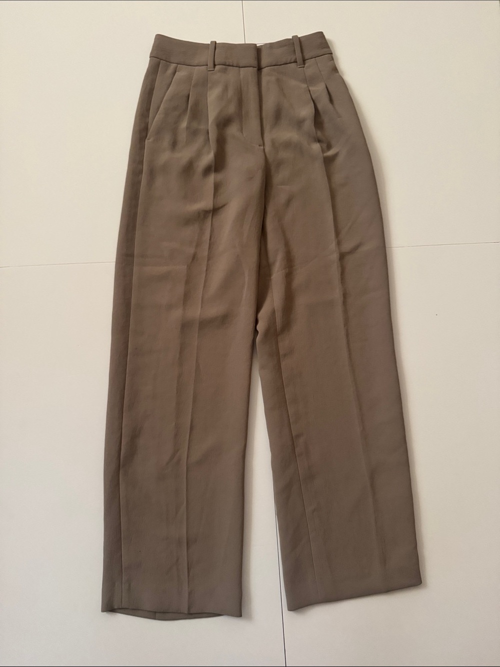Aritzia Effortless Pant Crepette